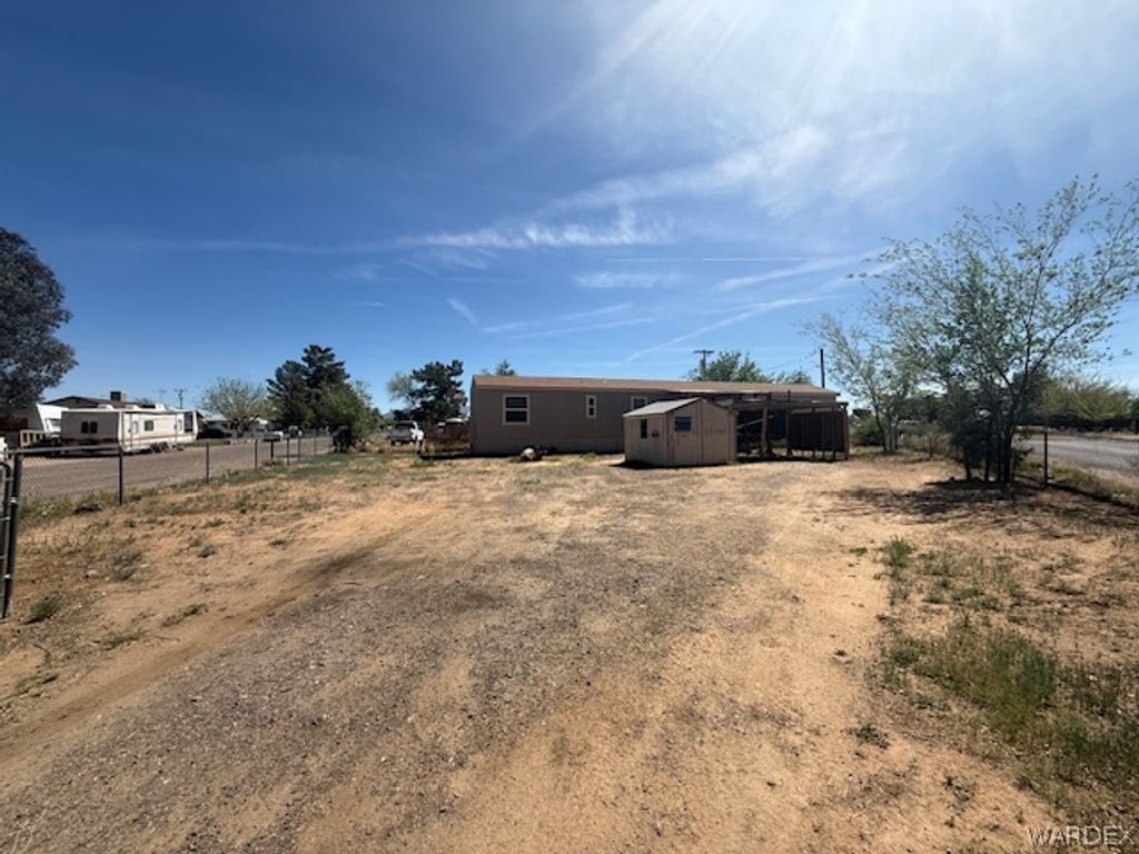 3530 E Robin Lane, Kingman, AZ 86409