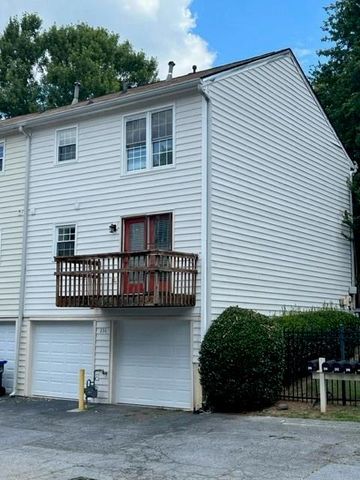 236 Chads Ford Way, Roswell, GA 30076