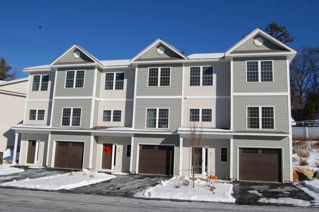 2A Dearborn Circle, Goffstown, NH 03045