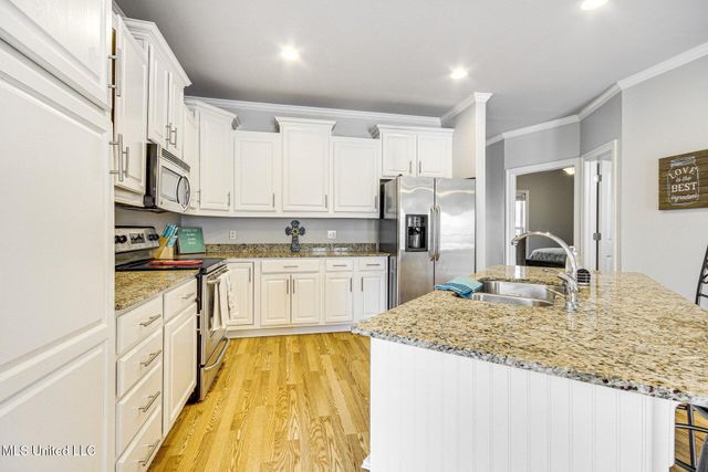 183 Mc Donnell Avenue, 304, Biloxi, MS 39531