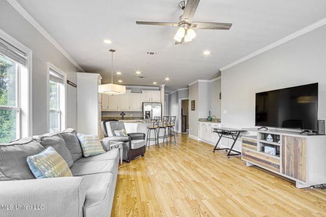 183 Mc Donnell Avenue, 304, Biloxi, MS 39531