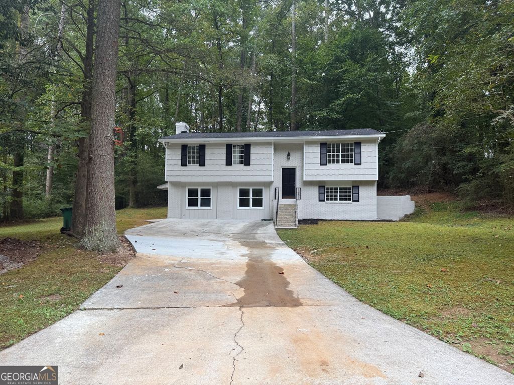 5959 Simone Drive, Stone Mountain, GA 30087 — exterior