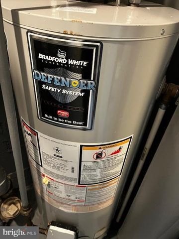 23 LERNER CT, Sicklerville, NJ 08081