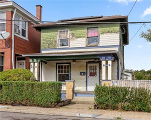 214 Sarah St, Mckees Rocks, PA 15136