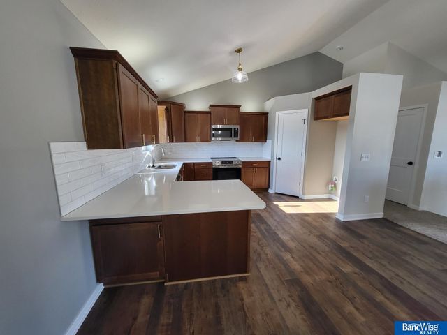 7621 Gulls Way, Lincoln, NE 68514