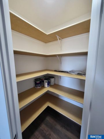 7621 Gulls Way, Lincoln, NE 68514