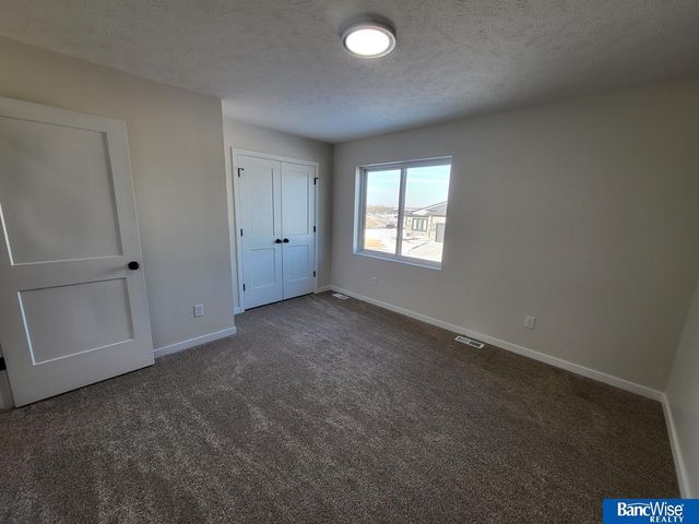 7621 Gulls Way, Lincoln, NE 68514