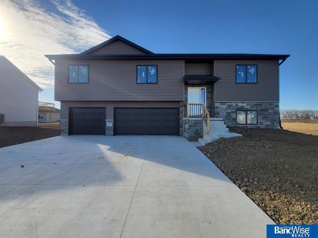 7621 Gulls Way, Lincoln, NE 68514