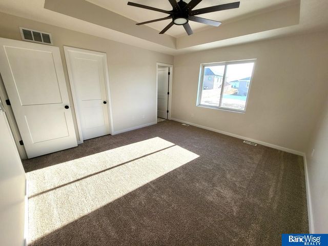 7621 Gulls Way, Lincoln, NE 68514