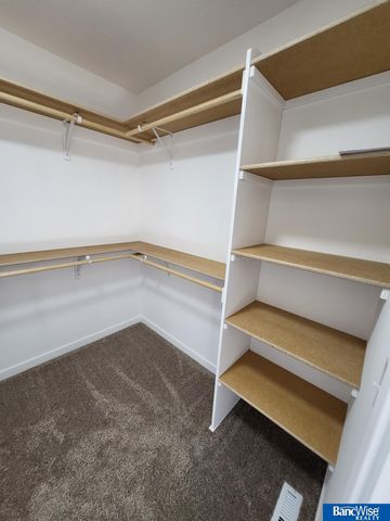 7621 Gulls Way, Lincoln, NE 68514