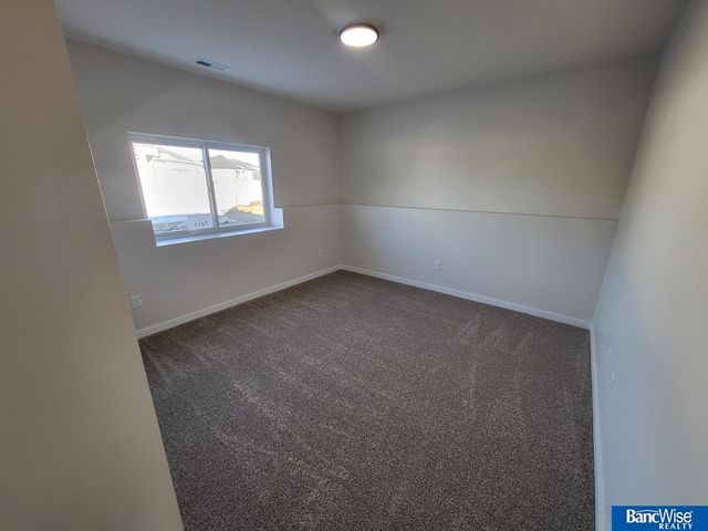 7621 Gulls Way, Lincoln, NE 68514