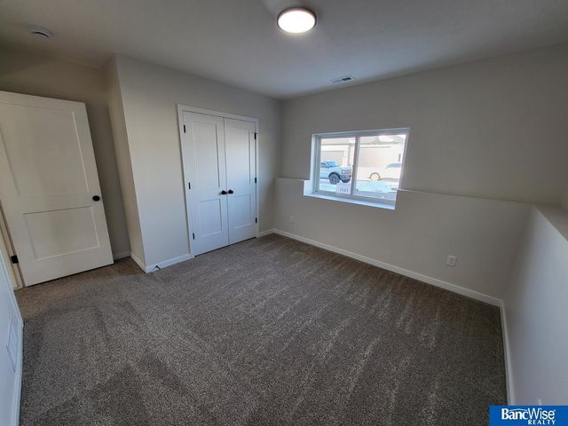 7621 Gulls Way, Lincoln, NE 68514