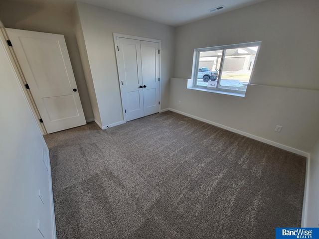 7621 Gulls Way, Lincoln, NE 68514