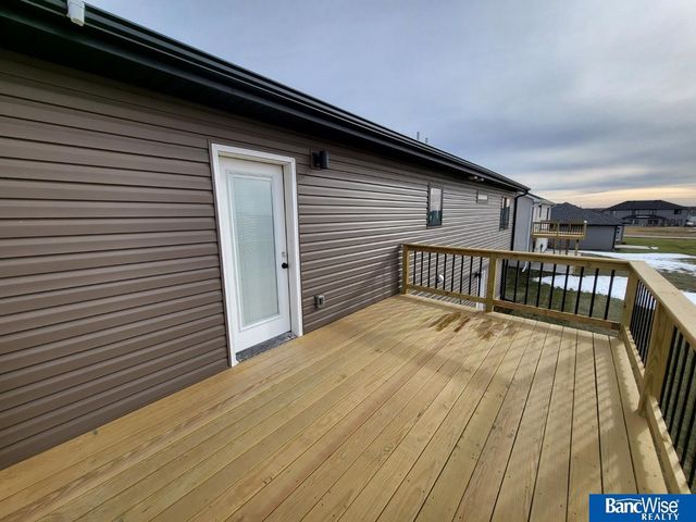 7621 Gulls Way, Lincoln, NE 68514