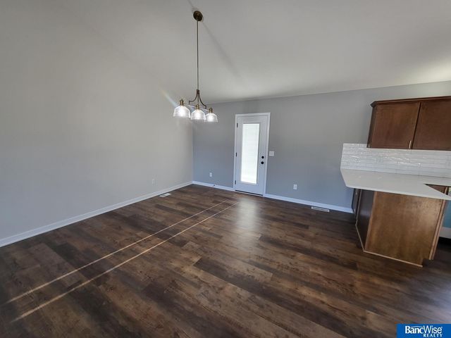 7621 Gulls Way, Lincoln, NE 68514