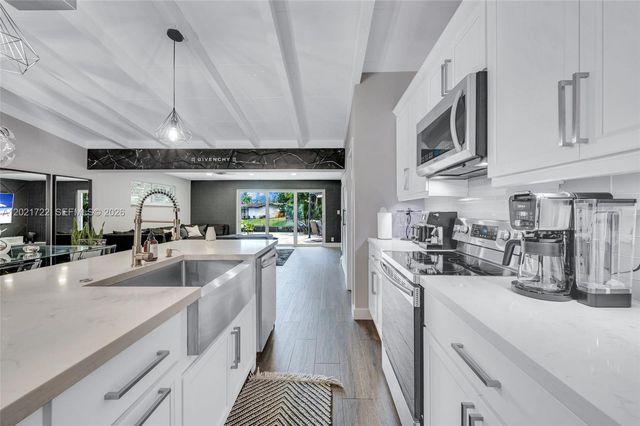 2407 Nassau Ln, Fort Lauderdale, FL 33312