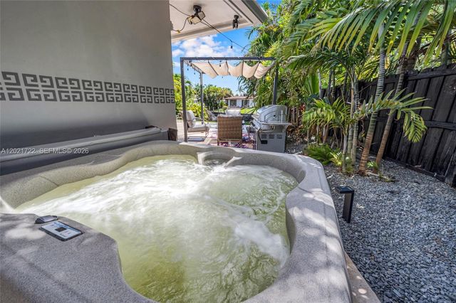 2407 Nassau Ln, Fort Lauderdale, FL 33312