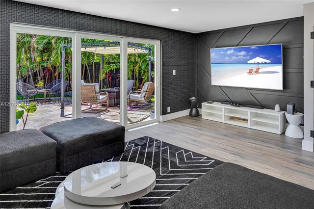 2407 Nassau Ln, Fort Lauderdale, FL 33312