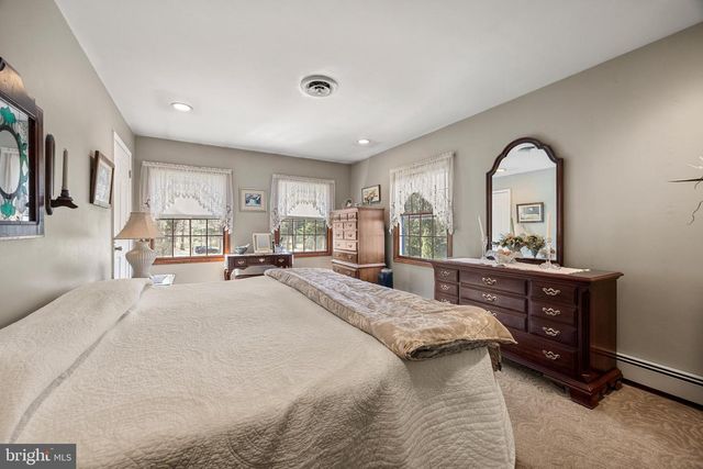 50 OROURKE DR, Robbinsville, NJ 08691