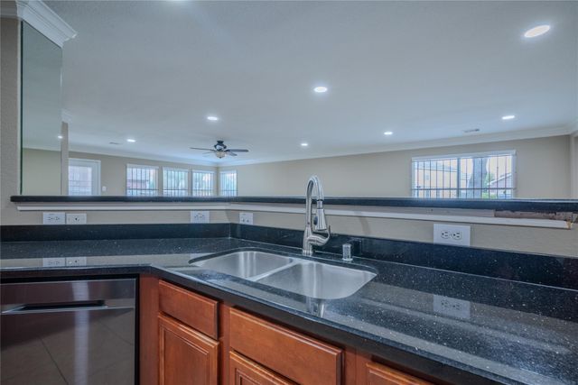 315 Remington Green Court, Houston, TX 77073