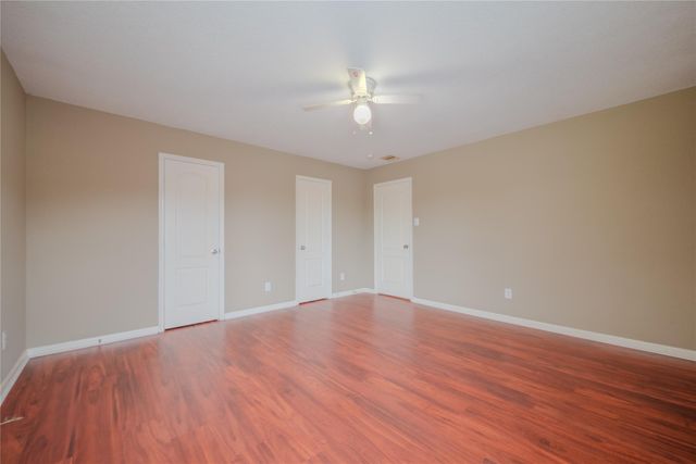 315 Remington Green Court, Houston, TX 77073