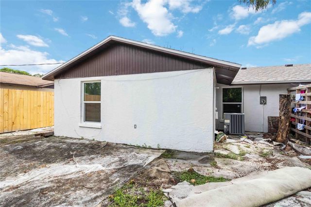 1003 58TH AVENUE DRIVE E, Bradenton, FL 34203