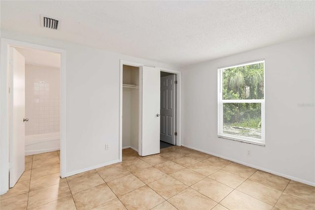 1003 58TH AVENUE DRIVE E, Bradenton, FL 34203