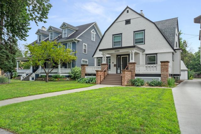 1124 5th Avenue S, Fargo, ND 58103