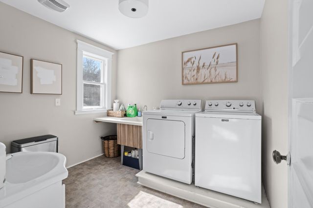 1124 5th Avenue S, Fargo, ND 58103