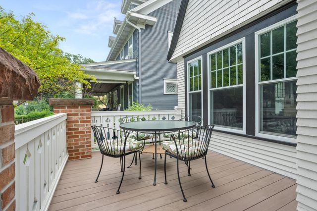 1124 5th Avenue S, Fargo, ND 58103