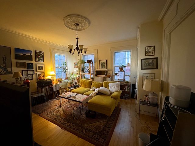 33 Beacon St, Somerville, MA 02143