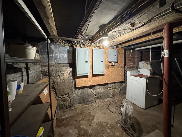 33 Beacon St, Somerville, MA 02143