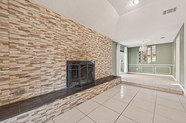 13702 Ella Lee Lane, Houston, TX 77077