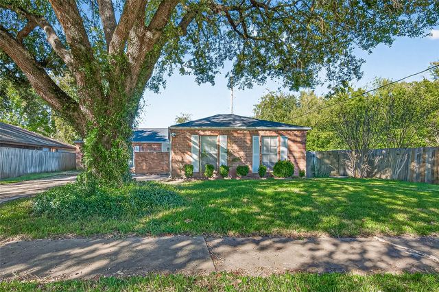 13702 Ella Lee Lane, Houston, TX 77077