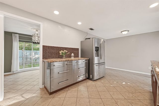13702 Ella Lee Lane, Houston, TX 77077