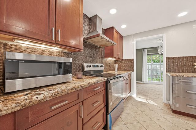13702 Ella Lee Lane, Houston, TX 77077