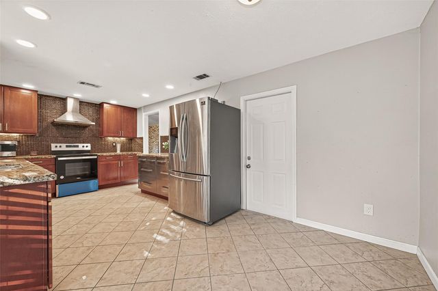 13702 Ella Lee Lane, Houston, TX 77077
