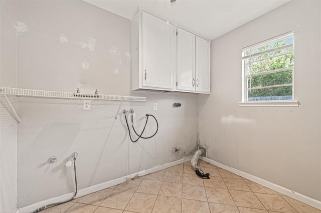 13702 Ella Lee Lane, Houston, TX 77077