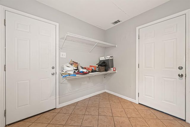 13702 Ella Lee Lane, Houston, TX 77077