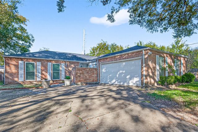 13702 Ella Lee Lane, Houston, TX 77077