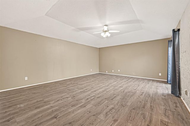 13702 Ella Lee Lane, Houston, TX 77077