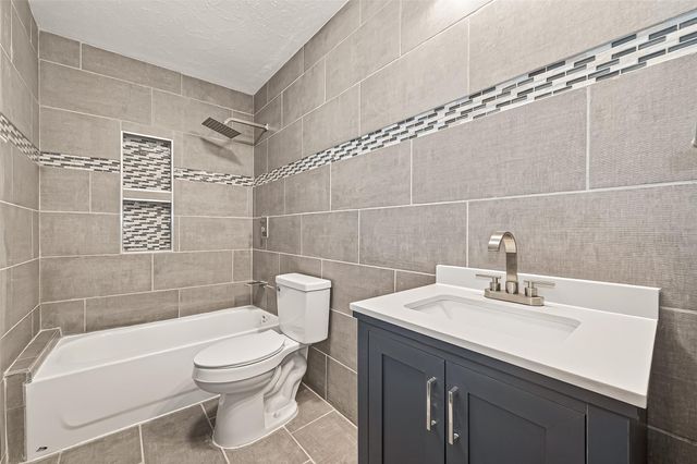 13702 Ella Lee Lane, Houston, TX 77077