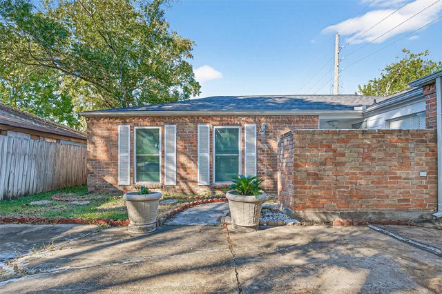 13702 Ella Lee Lane, Houston, TX 77077