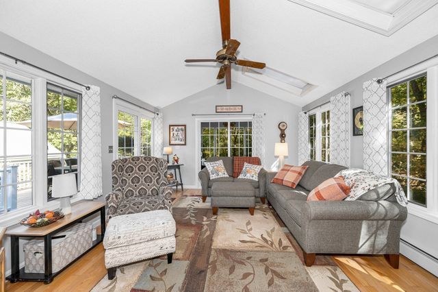 83 Black Oak Lane, Dracut, MA 01826