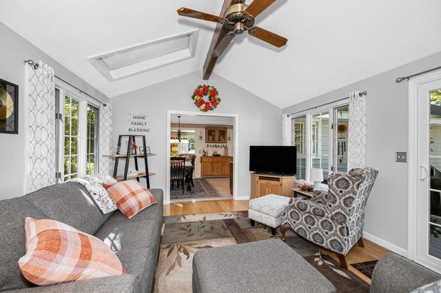 83 Black Oak Lane, Dracut, MA 01826