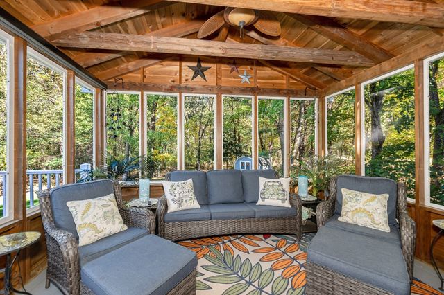 83 Black Oak Lane, Dracut, MA 01826