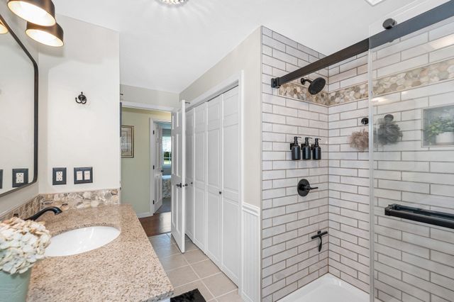 83 Black Oak Lane, Dracut, MA 01826