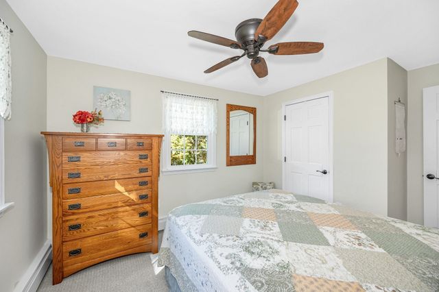 83 Black Oak Lane, Dracut, MA 01826