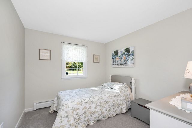 83 Black Oak Lane, Dracut, MA 01826
