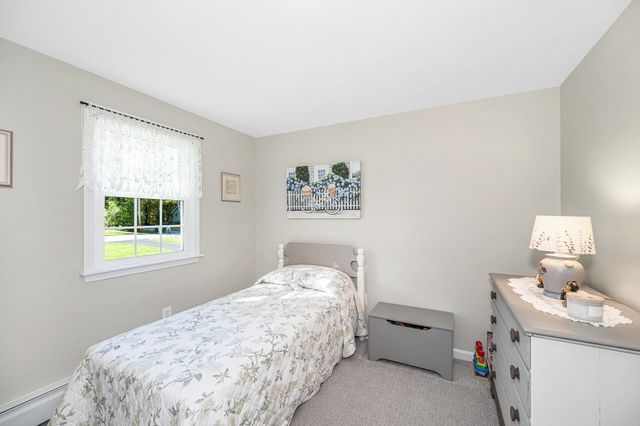 83 Black Oak Lane, Dracut, MA 01826